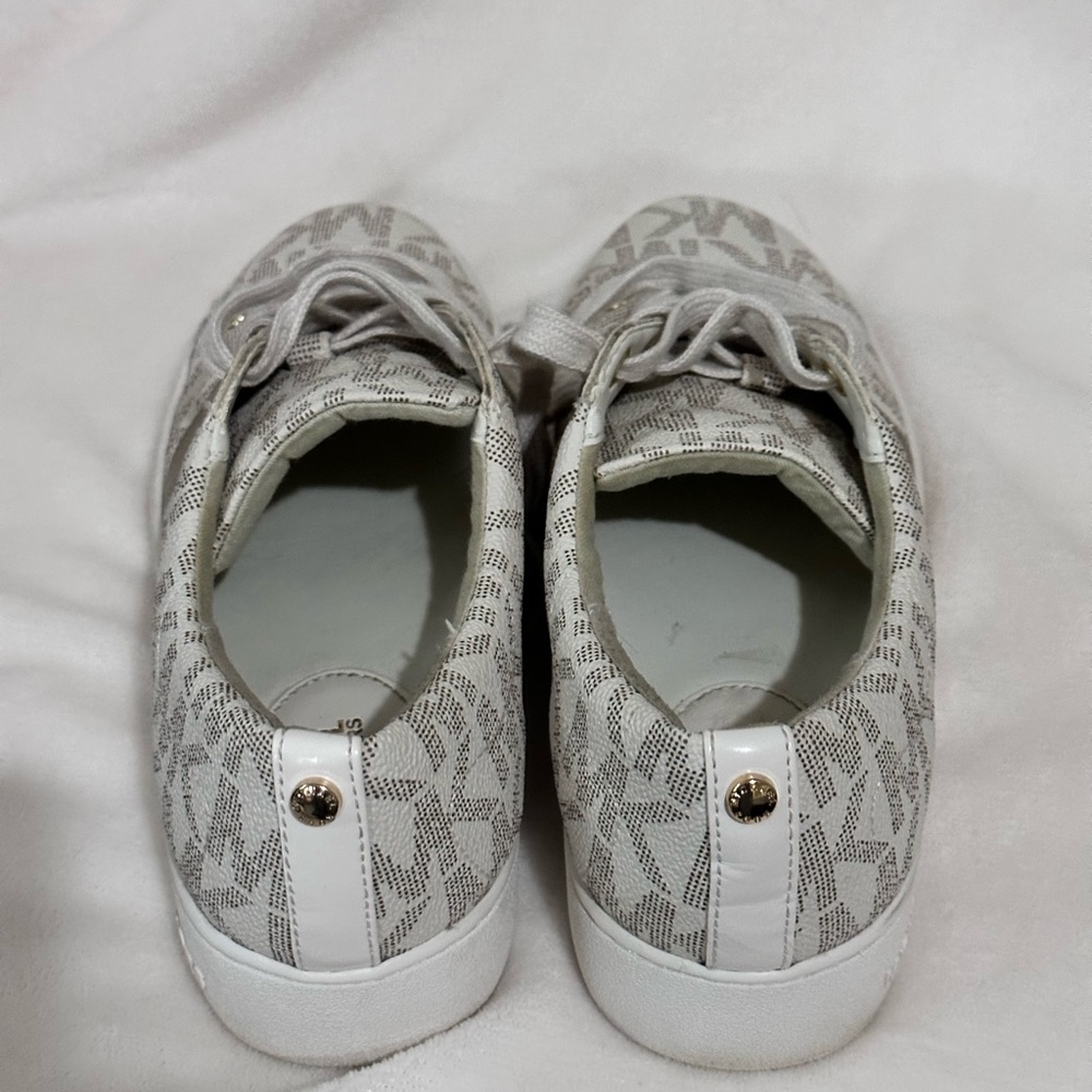 Michael Kors lace up Tennis Shoes - Picture 6 of 8